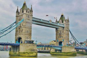 Puente levadizo Tower Bridge en Londres