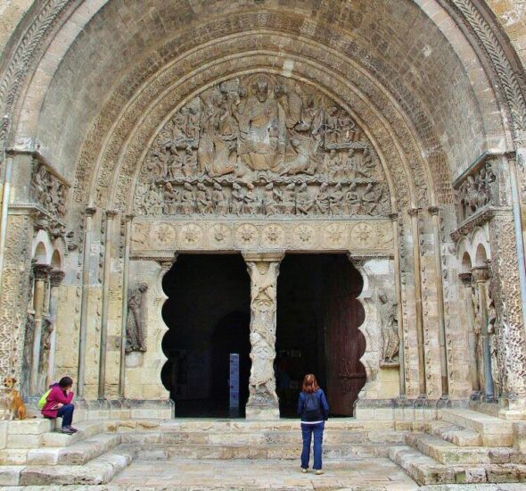 Pórtico de la iglesia de la abadía de Moissac al sur de Francia