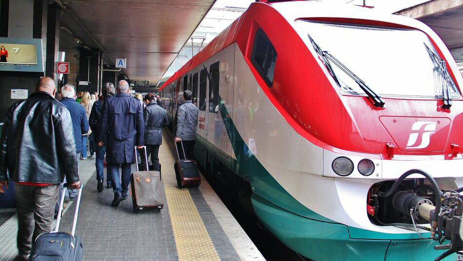 Tren Leonardo Express entre aeropuerto Fiumicino y Roma