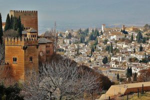 Alhambra de Granada desde jardines del Generalife