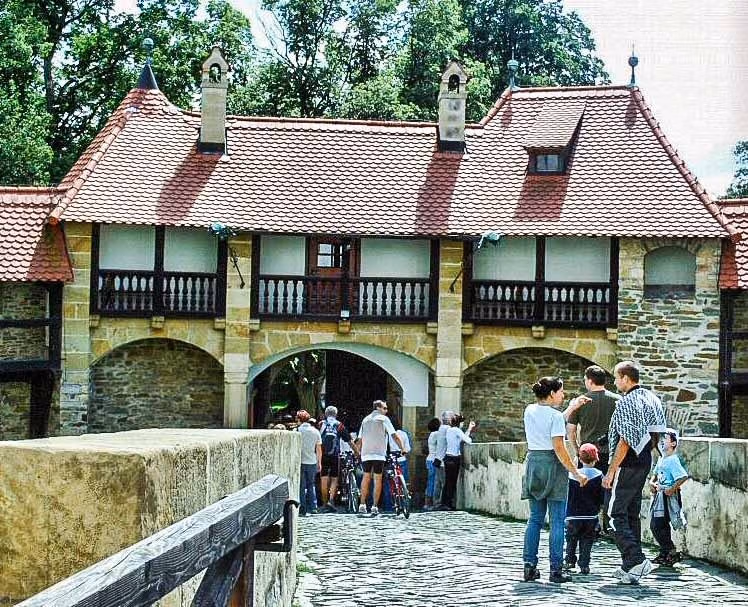 Castell medieval de Bouzov a República Txeca