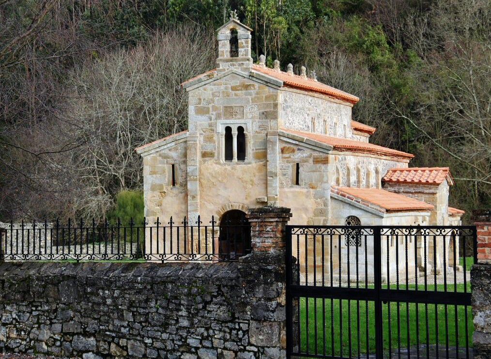 Iglesia prerrománica de San Salvador de Valdedios en Asturias