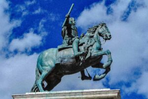 Estatua ecuestre de Felipe IV en la plaza de Oriente de Madrid
