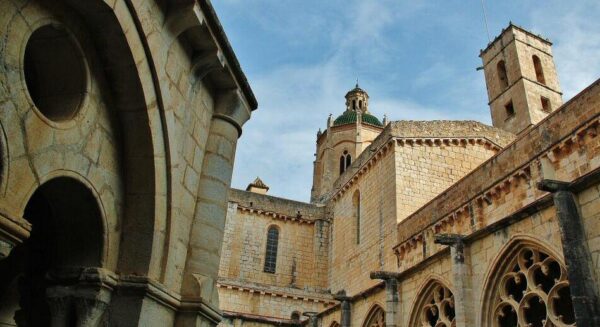 Monasterio de Santes Creus en Ruta del Císter en Cataluña