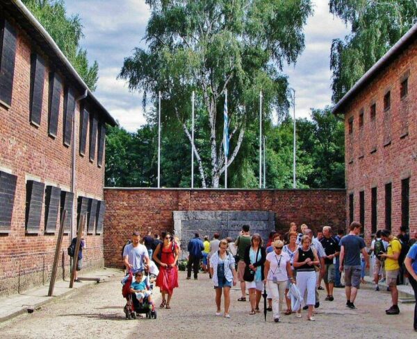 Memorial del antiguo campo de concentración Auschwitz I en Polonia