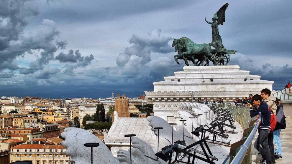 Terraza dos Quadriges no Monumento a Víctor Manuel II en Roma