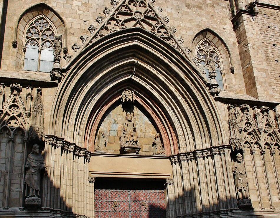 Portada de la Basílica de Santa María del Mar en Barcelona