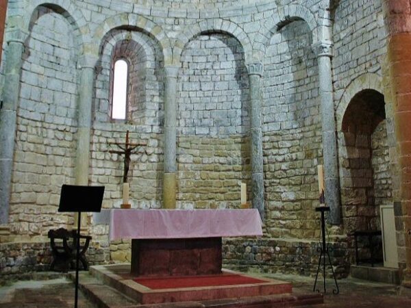 Iglesia del monasterio de Vilabertran en provincia de Girona