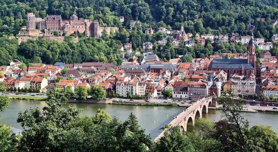 Vistas panorámicas de Heidelberg desde el paseo de los Filósofos en Alemania