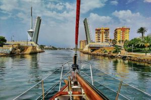 Paseo en velero por el Mar Menor y su entorno en Murcia