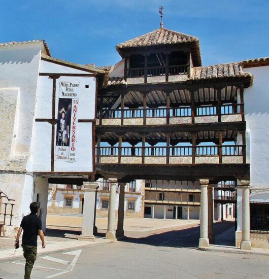 Plaza Mayor de Tembleque en Toledo en Castilla-La Mancha