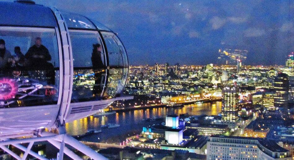 Roata uriașă London Eye din Londra