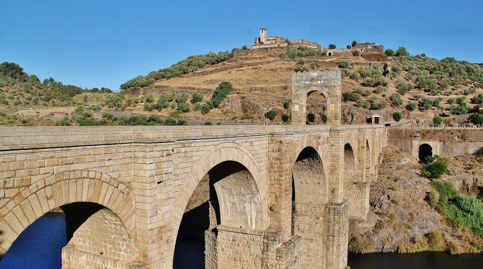 Puente romano de Alcántara en Cáceres en Extremadura