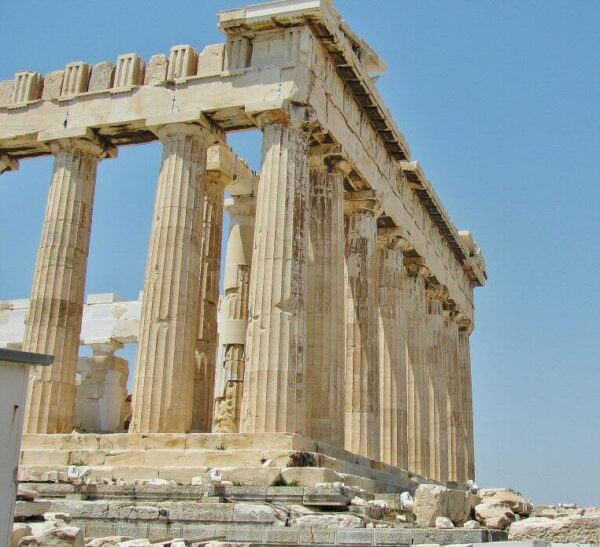 Partenón en la Acrópolis de Atenas