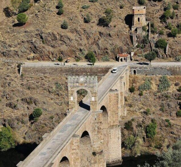 Puente romano de Alcántara en Cáceres en Extremadura
