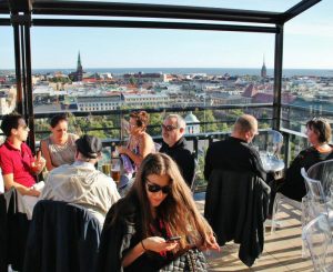 Terraza mirador del Hotel Tori en Helsinki