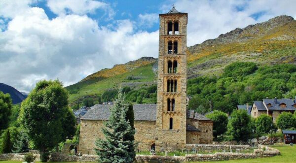 Sant Climent de Taüll en Valle de Boí en los Pirineos de Cataluña