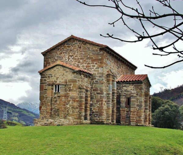 Iglesia prerrománica de Santa Cristina de Lena en Asturias