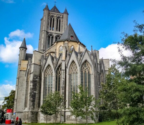 Catedral de San Bavón en Gante en la región belga de Flandes