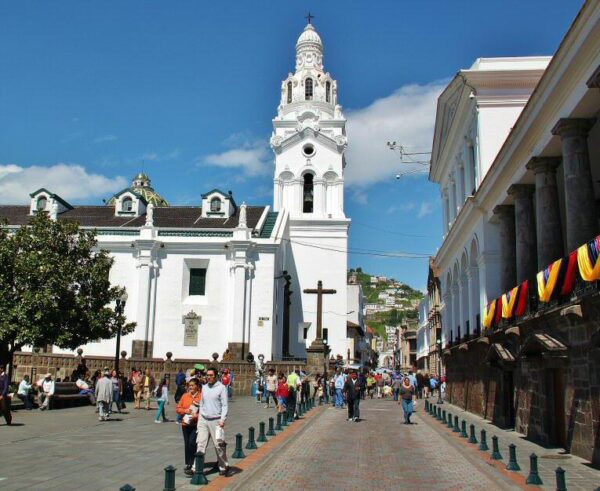 Plaza Grande en el centro histórico de Quito en Ecuador