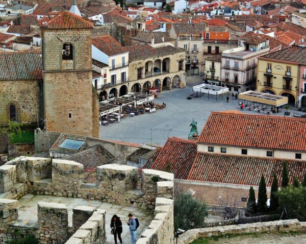 Vistas de la plaza Mayor de Trujillo desde el castillo