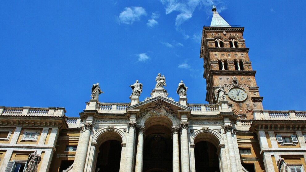 Fachada principal de la Basílica Santa María la Mayor en Roma