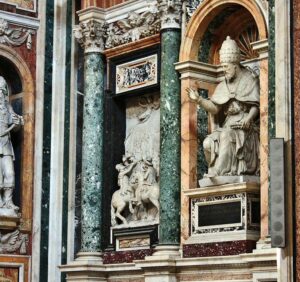 Tumba papal en la Capilla Borghese en la Basílica Santa María la Mayor en Roma