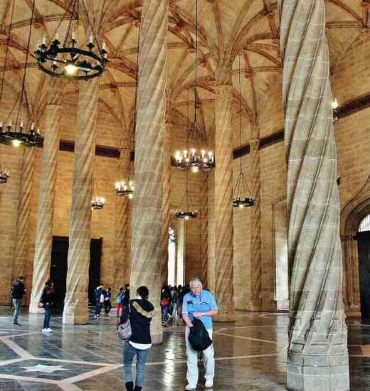 Salón Columnario de la Lonja de la Seda en Valencia