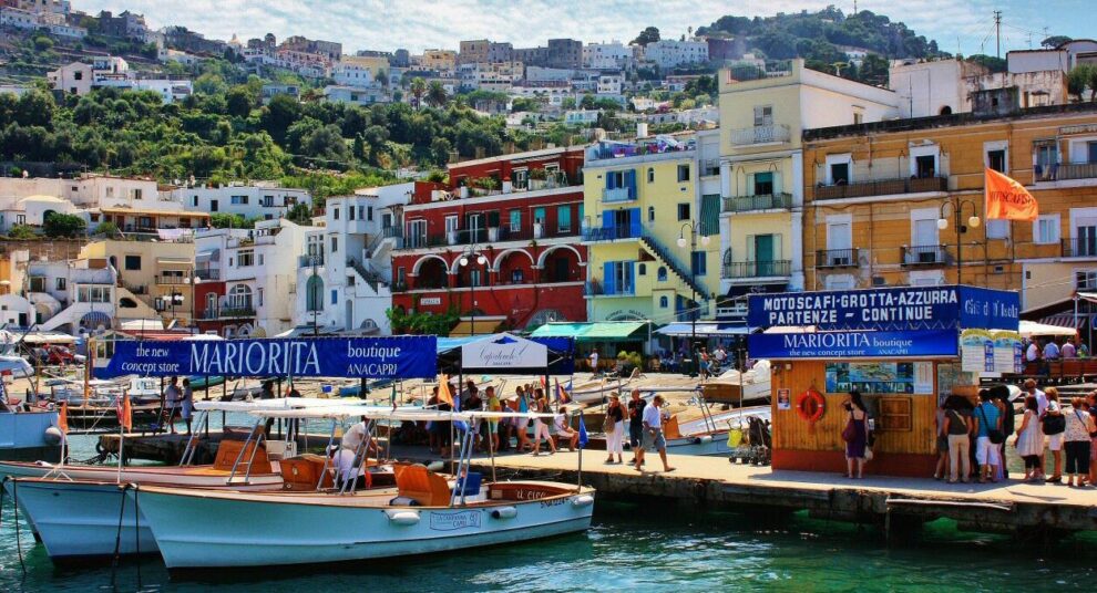 Puerto de Marina Grande en la isla de Capri, en el golfo de Nápoles