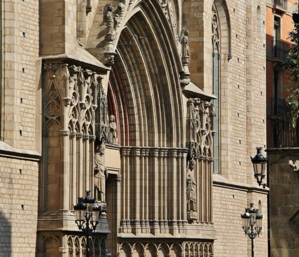 Portada de la Basílica de Santa María del Mar en Barcelona