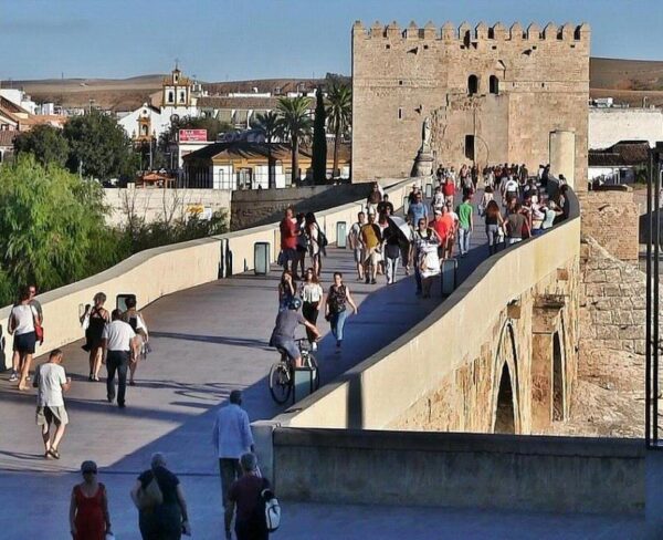 Torre de la Calahorra y puente romano de Córdoba
