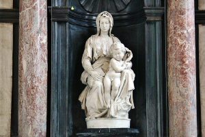 Escultura La Virgen y el Niño de Miguel Angel, Madonna de Brujas