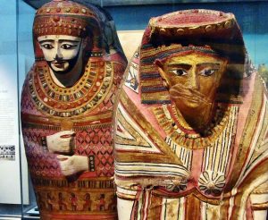 Momias egipcias en el Museo Británico en Londres