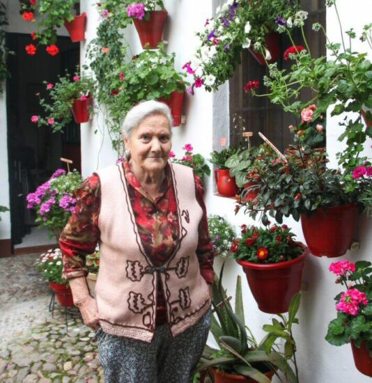 Marina, propietaria de una casa con patio en el centro histórico de Córdoba