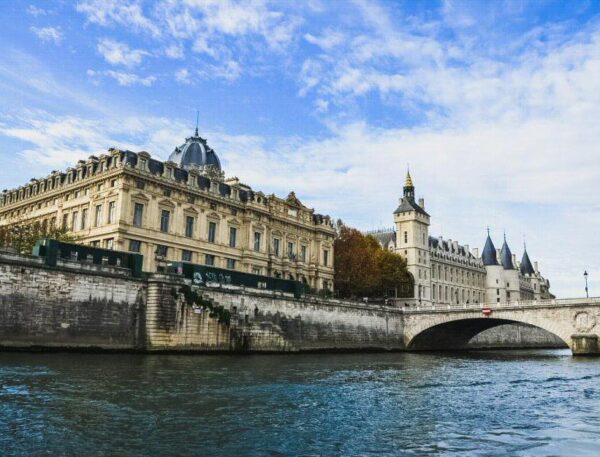 Crucero por el río Sena en París