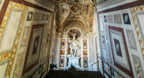 Escalera del palacio de Viso del Marqués en Ciudad Real