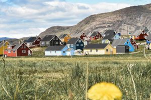 Casas de colores en Narsaq en Groenlandia