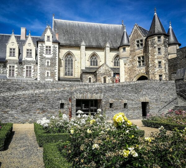Rincón del castillo de Angers en el Valle del Loira en Francia