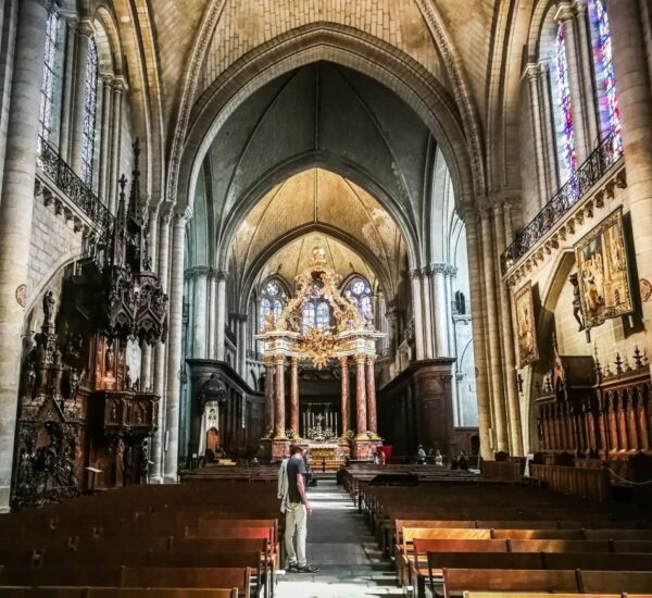 Catedral de Angers en el Valle del Loira en Francia