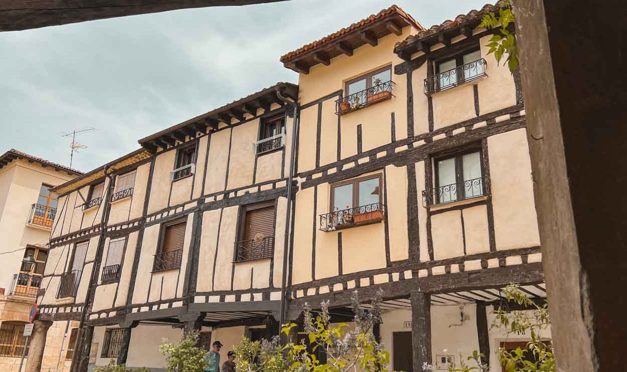 Casas entramadas en Covarrubias en Burgos