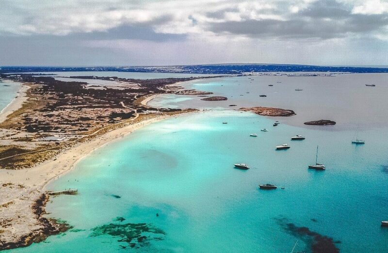 Playa de les Illetes en Formentera en las islas Baleares