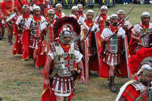 Desfile de legiones romanas en las Guerras Cántabras en Los Corrales de Buelna
