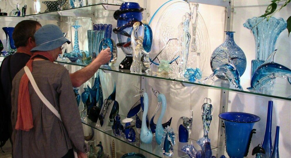 Fábrica de vidrio artesanal en la isla de Murano en Venecia