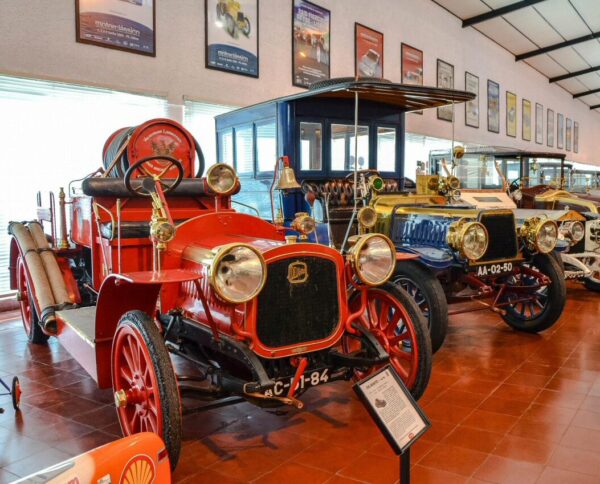 Museo Caramulo de coches clásico en Tondela cerca de Viseu en Portugal