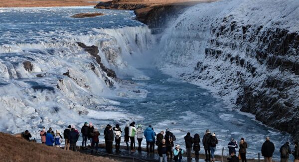Cascada helada Gullfoss en Islandia