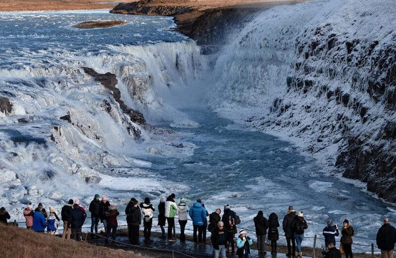 Cascada helada Gullfoss en Islandia