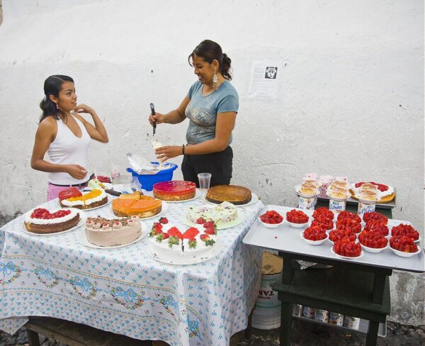 Vendedoras de tartas en Taxco en México