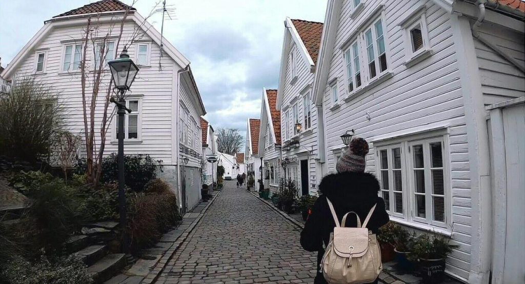 Casas tradicionales de color blanco en Stavanger en Noruega