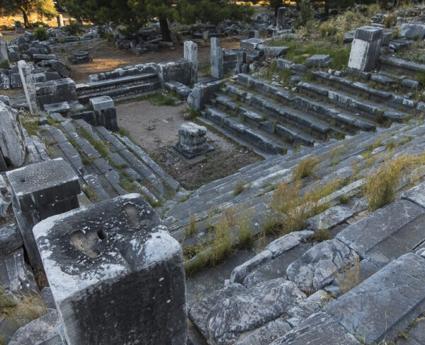 Bouleuterión de la antigua ciudad griega de Priene en Turquía