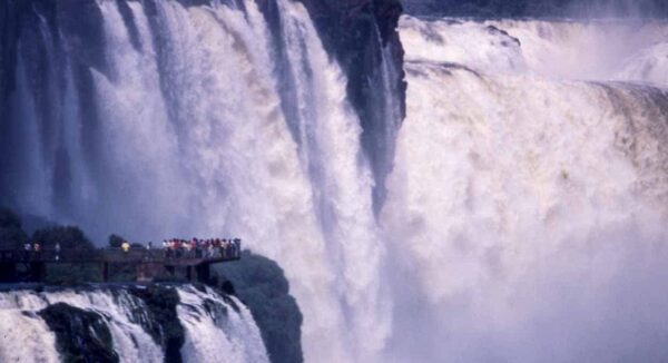 Cataratas de Iguazú entre Argentina y Brasil